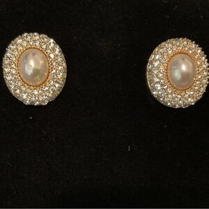 Vintage Gold-Tone Oval Pearl w/Rhinestone Earrings